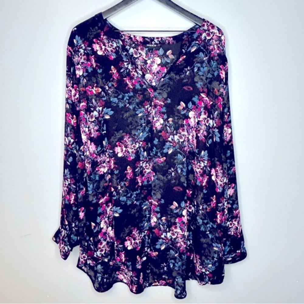 Torrid Floral Chiffon Blouse Torrid‎ Size 4 = US 26